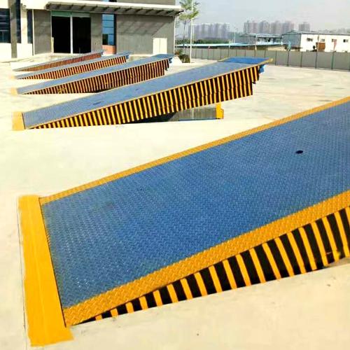 固定式登车桥(调节板) 固定式登车桥(调节板)