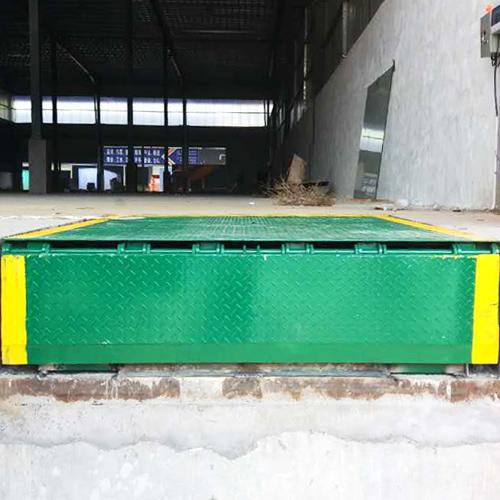 固定式登车桥(调节板) 固定式登车桥(调节板)