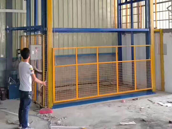 怎样做好液压升降机的安全防护？